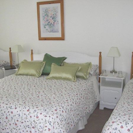 Lorcan Lodge Bed And Breakfast Сантрі Номер фото